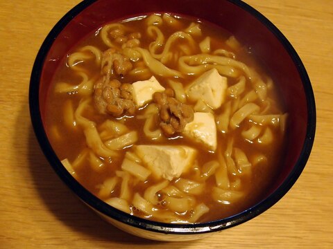 豆腐と納豆の味噌煮込みうどん